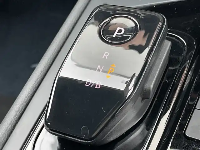 日産 ノート オーテック 千葉県 2021(令3)年 2.9万km 黒 純正9インチナビ/(フルセグTV/BT/FM/AM)/全周囲カメラ/純正ドライブレコーダー/ブラインドスポットモニター/置くだけ充電/デジタルインナーミラー/衝突被害軽減システム/レザーシート/横滑り防止装置/ビルトインETC/アイドリングストップ/LEDヘッドライト/オートライト/ウィンカーミラー/電動格納ミラー/純正16インチAW/プッシュスタート/スマートキー/フロアマット/スペアキー