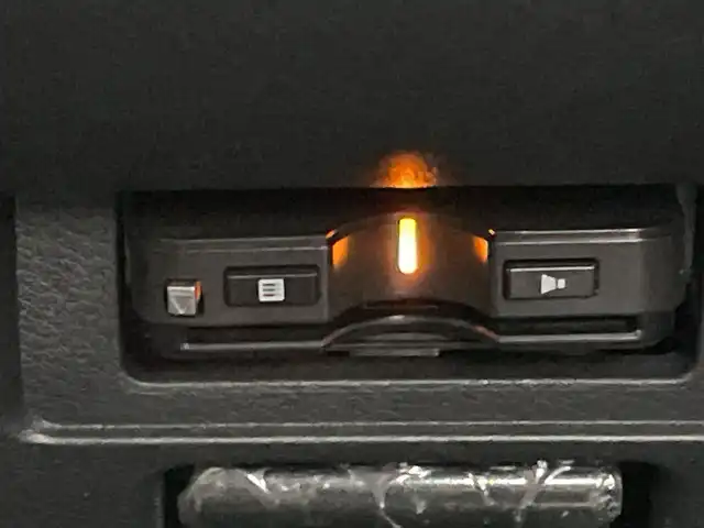 日産 ノート オーテック 千葉県 2021(令3)年 2.9万km 黒 純正9インチナビ/(フルセグTV/BT/FM/AM)/全周囲カメラ/純正ドライブレコーダー/ブラインドスポットモニター/置くだけ充電/デジタルインナーミラー/衝突被害軽減システム/レザーシート/横滑り防止装置/ビルトインETC/アイドリングストップ/LEDヘッドライト/オートライト/ウィンカーミラー/電動格納ミラー/純正16インチAW/プッシュスタート/スマートキー/フロアマット/スペアキー