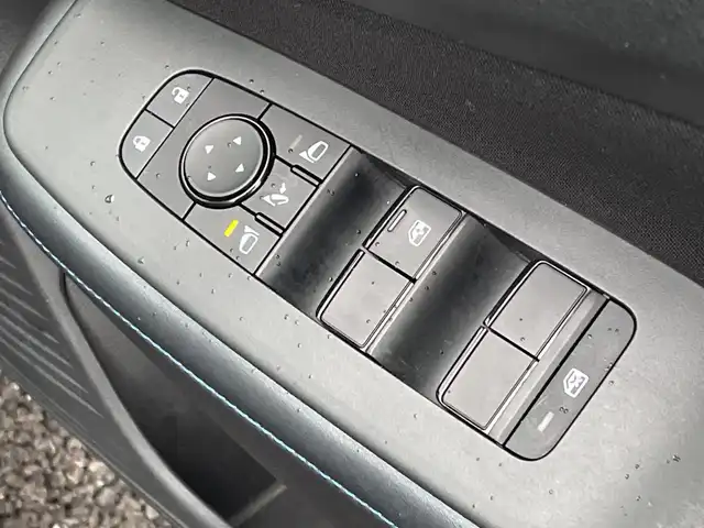 日産 ノート オーテック 千葉県 2021(令3)年 2.9万km 黒 純正9インチナビ/(フルセグTV/BT/FM/AM)/全周囲カメラ/純正ドライブレコーダー/ブラインドスポットモニター/置くだけ充電/デジタルインナーミラー/衝突被害軽減システム/レザーシート/横滑り防止装置/ビルトインETC/アイドリングストップ/LEDヘッドライト/オートライト/ウィンカーミラー/電動格納ミラー/純正16インチAW/プッシュスタート/スマートキー/フロアマット/スペアキー