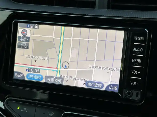 トヨタ アクア S 大阪府 2017(平29)年 2.6万km シルバーM ワンオーナー/純正7インチナビ/・AM/FM/BT/ワンセグ/ドライブレコーダー(TZ-D102)/バックカメラ/ABS/レーンキープアシスト/衝突被害軽減システム/ETC/プッシュスタート/オートライト/オートハイビーム/保証書/取扱説明書/記録簿 R7 R6 R5