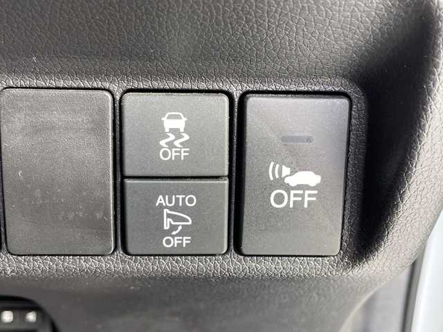 ホンダ シャトル ハイブリッド X 愛知県 2016(平28)年 6.6万km ホワイトオーキッドパール シティーブレーキアクティブシステム/SDナビ/クルーズコントロール/バックカメラ/フルセグ/CD DVD/Bluetooth/ETC/パドルシフト/ハーフレザー/LEDヘッドライト/ステアリングスイッチ/スマートキー/プッシュスタート