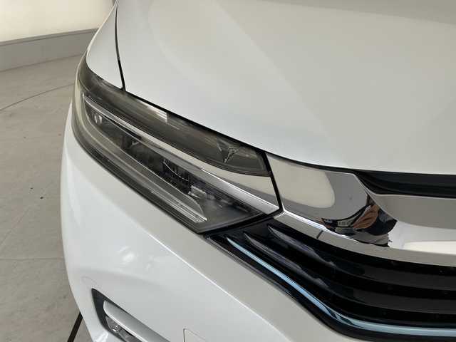 ホンダ シャトル ハイブリッド X 愛知県 2016(平28)年 6.6万km ホワイトオーキッドパール シティーブレーキアクティブシステム/SDナビ/クルーズコントロール/バックカメラ/フルセグ/CD DVD/Bluetooth/ETC/パドルシフト/ハーフレザー/LEDヘッドライト/ステアリングスイッチ/スマートキー/プッシュスタート