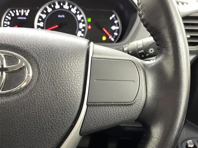 トヨタ ノア Si 熊本県 2016(平28)年 6万km ホワイトパールクリスタルシャイン 禁煙車　/純正ナビ（ＣＤ・ＤＶＤ・フルセグ・ＢＴ・ＳＤ）/バックカメラ　/社外前後ドライブレコーダー（ZDR025）　/社外フリップダウンモニター/ビルトインＥＴＣ　/両側パワースライドドア　/アイドリングストップ　/衝突軽減ブレーキ　/レーンキープアシスト/横滑り防止/純正フロアマット/純正16インチAW/オートライト/オートマチックハイビーム/LEDヘッドライト/フォグライト/スマートキー/プッシュスタート/スペアキー1本