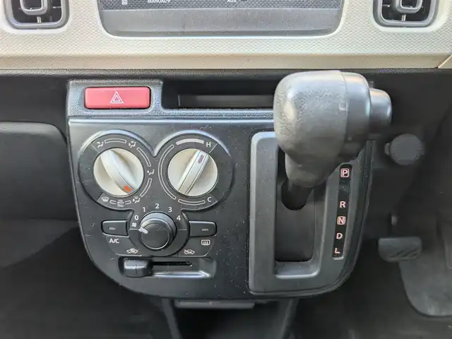 スズキ アルト L 埼玉県 2017(平29)年 3.4万km ブルーイッシュブラックパール3 純正オーディオ/　┗CD/AM・FM/AUX端子/ドアバイザー/アイドリングストップ/シートヒーター（運転席）