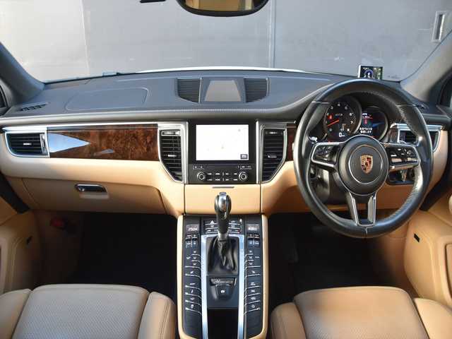ポルシェ マカン GTS 和歌山県 2016(平28)年 4.6万km 白 ベージュ革 /純OP20AW /スポエグ /エントリー＆ドライブ/PASM /純ナビ /360度カメラ /LKA /オートテールゲート /BOSEサウンド /前後ドラレコ /パドルシフト /アイドリングストップ /パワーシート /シートヒーター /ETC