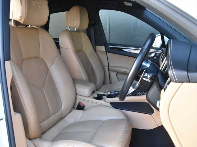 ポルシェ マカン GTS 和歌山県 2016(平28)年 4.6万km 白 ベージュ革 /純OP20AW /スポエグ /エントリー＆ドライブ/PASM /純ナビ /360度カメラ /LKA /オートテールゲート /BOSEサウンド /前後ドラレコ /パドルシフト /アイドリングストップ /パワーシート /シートヒーター /ETC