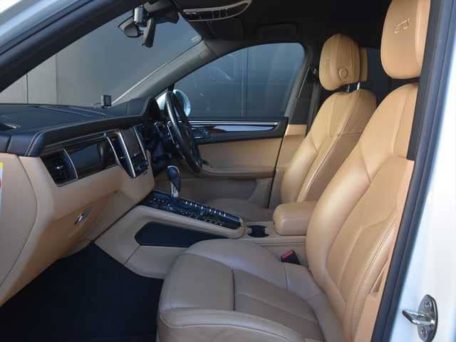 ポルシェ マカン GTS 和歌山県 2016(平28)年 4.6万km 白 ベージュ革 /純OP20AW /スポエグ /エントリー＆ドライブ/PASM /純ナビ /360度カメラ /LKA /オートテールゲート /BOSEサウンド /前後ドラレコ /パドルシフト /アイドリングストップ /パワーシート /シートヒーター /ETC