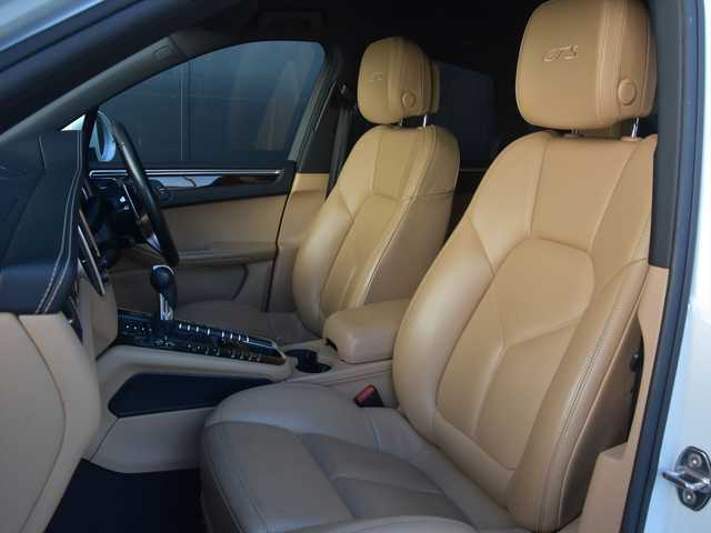 ポルシェ マカン GTS 和歌山県 2016(平28)年 4.6万km 白 ベージュ革 /純OP20AW /スポエグ /エントリー＆ドライブ/PASM /純ナビ /360度カメラ /LKA /オートテールゲート /BOSEサウンド /前後ドラレコ /パドルシフト /アイドリングストップ /パワーシート /シートヒーター /ETC