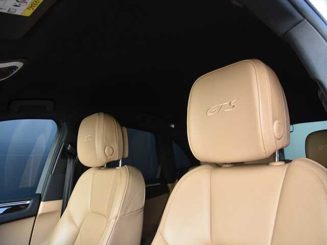 ポルシェ マカン GTS 和歌山県 2016(平28)年 4.6万km 白 ベージュ革 /純OP20AW /スポエグ /エントリー＆ドライブ/PASM /純ナビ /360度カメラ /LKA /オートテールゲート /BOSEサウンド /前後ドラレコ /パドルシフト /アイドリングストップ /パワーシート /シートヒーター /ETC