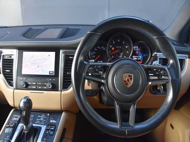 ポルシェ マカン GTS 和歌山県 2016(平28)年 4.6万km 白 ベージュ革 /純OP20AW /スポエグ /エントリー＆ドライブ/PASM /純ナビ /360度カメラ /LKA /オートテールゲート /BOSEサウンド /前後ドラレコ /パドルシフト /アイドリングストップ /パワーシート /シートヒーター /ETC