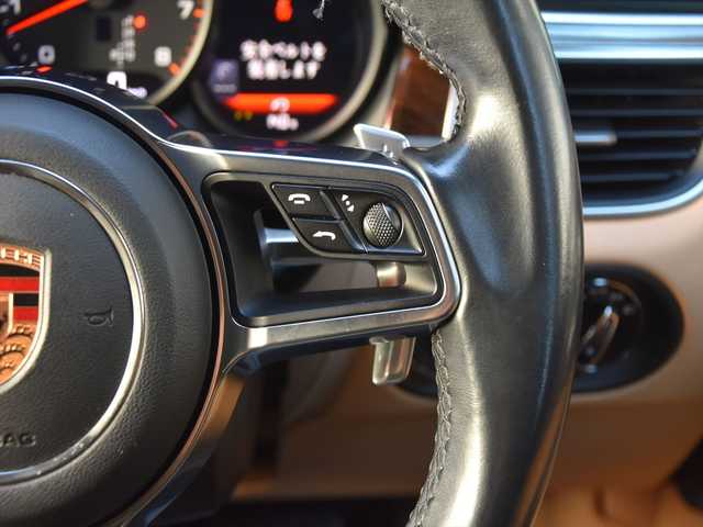 ポルシェ マカン GTS 和歌山県 2016(平28)年 4.6万km 白 ベージュ革 /純OP20AW /スポエグ /エントリー＆ドライブ/PASM /純ナビ /360度カメラ /LKA /オートテールゲート /BOSEサウンド /前後ドラレコ /パドルシフト /アイドリングストップ /パワーシート /シートヒーター /ETC