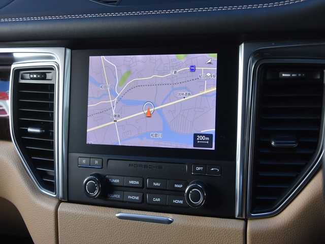 ポルシェ マカン GTS 和歌山県 2016(平28)年 4.6万km 白 ベージュ革 /純OP20AW /スポエグ /エントリー＆ドライブ/PASM /純ナビ /360度カメラ /LKA /オートテールゲート /BOSEサウンド /前後ドラレコ /パドルシフト /アイドリングストップ /パワーシート /シートヒーター /ETC