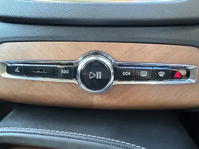 ボルボ ＸＣ９０ D5 AWD インスクリプション 福岡県 2021(令3)年 4.7万km オニキスブラックP パノラマスライディングルーフ/Ｂｏｗｅｒｓ＆Ｗｉｌｋｉｎｓ　/インテリセーフ/アダプティブクルーズコントロール/レーンキープアシスト/ブラインドスポットモニター/ヘッドアップディスプレイ/純正ナビ/Applecarplay/androidauto/全方位カメラ/黒革シート/前席マッサージ/前席エアシート　/シートヒーター/デジタルインナーミラー　/LEDヘッドライト/オートハイビーム/純正20インチアルミホイール/ETC/スペアキー×1