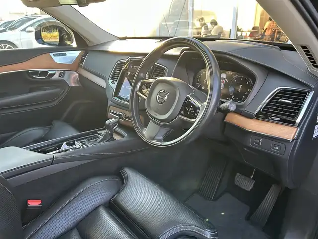 ボルボ ＸＣ９０ D5 AWD インスクリプション 福岡県 2021(令3)年 4.7万km オニキスブラックP パノラマスライディングルーフ/Ｂｏｗｅｒｓ＆Ｗｉｌｋｉｎｓ　/インテリセーフ/アダプティブクルーズコントロール/レーンキープアシスト/ブラインドスポットモニター/ヘッドアップディスプレイ/純正ナビ/Applecarplay/androidauto/全方位カメラ/黒革シート/前席マッサージ/前席エアシート　/シートヒーター/デジタルインナーミラー　/LEDヘッドライト/オートハイビーム/純正20インチアルミホイール/ETC/スペアキー×1