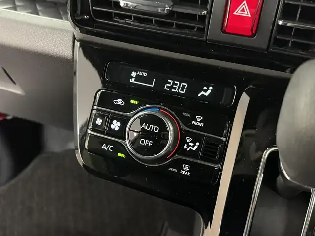ダイハツ タント カスタム X セレクション 三重県 2020(令2)年 2万km ブラックマイカメタリック/シャイニングホワイトパール ガソリン/FF/インパネCVT/ストラーダ 7インチナビ（FM/AM/SD/iPod/TV/USB/Bluetooth/MEMORY MUSIC/CD/VTR）/バックカメラ/両側パワースライドドア（ワンタッチオープン機能/ウェルカムオープン機能/タッチ＆ゴーロック機能付）/スマートアシスト3/・衝突回避支援ブレーキ機能（対車両・対歩行者）/・衝突警報機能（対車両・対歩行者）/・ブレーキ制御付誤発進抑制機能（前方・後方）/・車線逸脱警報機能/・車線逸脱抑制制御機能/・コーナーセンサー（フロント２個／リヤ２個）/・標識認識機能（進入禁止）/装備/・ハーフレザーシート/・シートヒーター（D/N）/・オートエアコン/・オートライト/・LED ヘッドランプ＋サイドビューランプ＋フロントフォグランプ/・運転席ロングスライド機能/・ステアリングスイッチ/・充電用USBジャック（タイプA）/・プッシュスタート/・純正14inAW/・スマートキーx2