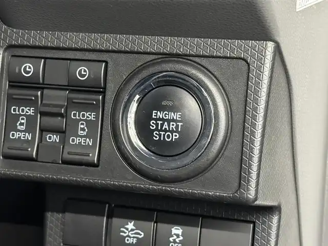 ダイハツ タント カスタム X セレクション 三重県 2020(令2)年 2万km ブラックマイカメタリック/シャイニングホワイトパール ガソリン/FF/インパネCVT/ストラーダ 7インチナビ（FM/AM/SD/iPod/TV/USB/Bluetooth/MEMORY MUSIC/CD/VTR）/バックカメラ/両側パワースライドドア（ワンタッチオープン機能/ウェルカムオープン機能/タッチ＆ゴーロック機能付）/スマートアシスト3/・衝突回避支援ブレーキ機能（対車両・対歩行者）/・衝突警報機能（対車両・対歩行者）/・ブレーキ制御付誤発進抑制機能（前方・後方）/・車線逸脱警報機能/・車線逸脱抑制制御機能/・コーナーセンサー（フロント２個／リヤ２個）/・標識認識機能（進入禁止）/装備/・ハーフレザーシート/・シートヒーター（D/N）/・オートエアコン/・オートライト/・LED ヘッドランプ＋サイドビューランプ＋フロントフォグランプ/・運転席ロングスライド機能/・ステアリングスイッチ/・充電用USBジャック（タイプA）/・プッシュスタート/・純正14inAW/・スマートキーx2