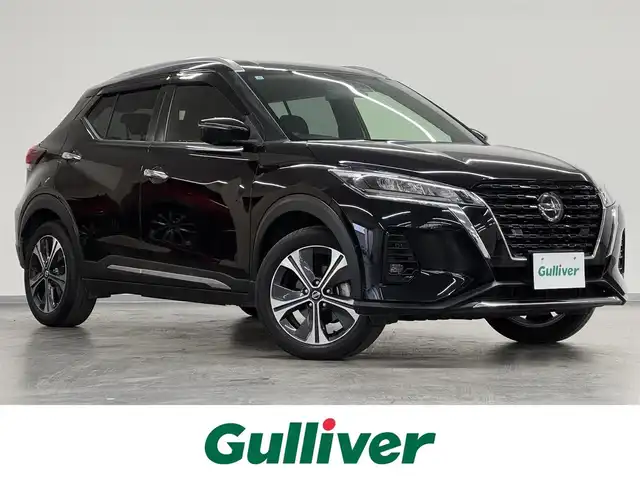 日産 キックス X 三重県 2021(令3)年 2.9万km ピュアブラック e-POWER（発電用エンジン&モーター駆動）/FF/インパネCVT/純正 9型ナビ MM321D-L/（iPod/SD/FM/AM/TV/USB/Bluetooth/CD/DVD/MUSIC STOCKER/ドラレコ）/インテリジェント アラウンドビューモニター（移動物検知機能付）/ドライブレコーダー 前後/ビルトイン ETC2.0/安全装備/・インテリジェント エマージェンシーブレーキ/・LDW（車線逸脱警報）/・LDP（車線逸脱防止支援）/・プロパイロット（ハンドル支援 & 全車速追従レーダークルーズ）/・フロント & バックソナー/・先行車発進お知らせ/・インテリジェント DA（ふらつき警報）/・標識認識機能/装備/【OP】スマート ルームミラー（デジタルインナーミラー）/【OP】寒冷地仕様/　・シートヒーター（D/N）/　・ステアリングヒーター/　・リモコンスターター/・ハーフレザーシート/・LEDヘッドライト/・ハイビームアシスト/・オートライト/・LEDフロントフォグライト/・プッシュスタート/・オートエアコン/・ステアリングリモコン/・電子パーキングブレーキ/・ブレーキホールド機能/・USB充電ジャック/・トノカバー/・純正17inAW/・保/取/ナビ取/・予備キーx1