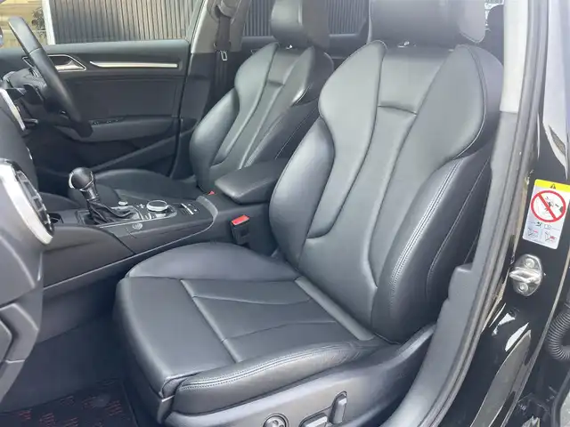 アウディ Ａ３ SB 1．4 TFSI スポーツ 福岡県 2017(平29)年 2.5万km ミトスブラックメタリック 純正ナビ /バーチャルコックピット /フルセグ/Apple CarPlay/コンビニエンスパッケージ /アシスタンスパッケージ /ACC /サイドアシスト/アクティブレーンアシスト/Audiプレセンス /シーケンシャルウインカー /黒革 /シートヒーター/パワーシート/純正AW有り/ETC