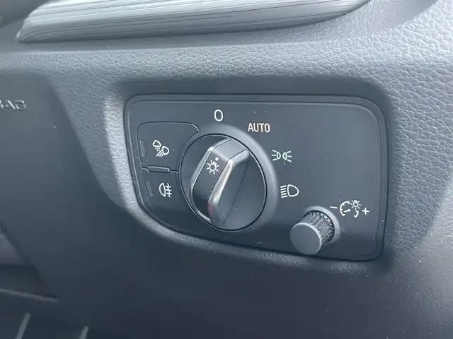 アウディ Ａ３ SB 1．4 TFSI スポーツ 福岡県 2017(平29)年 2.5万km ミトスブラックメタリック 純正ナビ /バーチャルコックピット /フルセグ/Apple CarPlay/コンビニエンスパッケージ /アシスタンスパッケージ /ACC /サイドアシスト/アクティブレーンアシスト/Audiプレセンス /シーケンシャルウインカー /黒革 /シートヒーター/パワーシート/純正AW有り/ETC