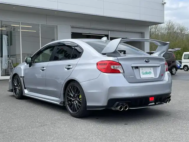 スバル ＷＲＸ ＳＴＩ STI 青森県 2018(平30)年 4万km アイスシルバーメタリック 社外ナビ/バックカメラ/フルセグTV/CD/DVD/BT/STIスタイルパッケージ/LEDヘッドライト/横滑り防止装置/ハーフレザー/イエローキャリパー/純正ＡＷ18インチ