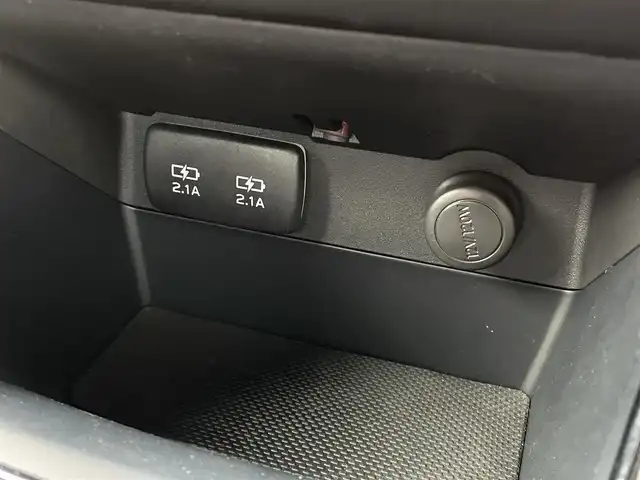 スバル ＷＲＸ ＳＴＩ STI 青森県 2018(平30)年 4万km アイスシルバーメタリック 社外ナビ/バックカメラ/フルセグTV/CD/DVD/BT/STIスタイルパッケージ/LEDヘッドライト/横滑り防止装置/ハーフレザー/イエローキャリパー/純正ＡＷ18インチ