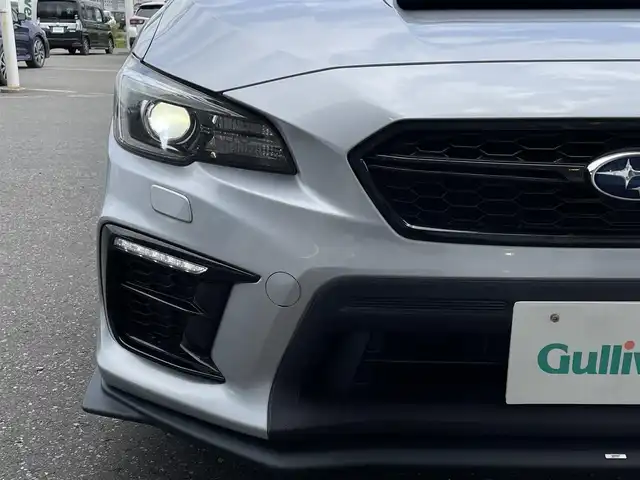 スバル ＷＲＸ ＳＴＩ STI 青森県 2018(平30)年 4万km アイスシルバーメタリック 社外ナビ/バックカメラ/フルセグTV/CD/DVD/BT/STIスタイルパッケージ/LEDヘッドライト/横滑り防止装置/ハーフレザー/イエローキャリパー/純正ＡＷ18インチ