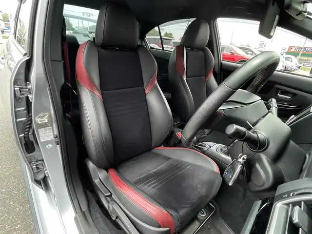 スバル ＷＲＸ ＳＴＩ STI 青森県 2018(平30)年 4万km アイスシルバーメタリック 社外ナビ/バックカメラ/フルセグTV/CD/DVD/BT/STIスタイルパッケージ/LEDヘッドライト/横滑り防止装置/ハーフレザー/イエローキャリパー/純正ＡＷ18インチ
