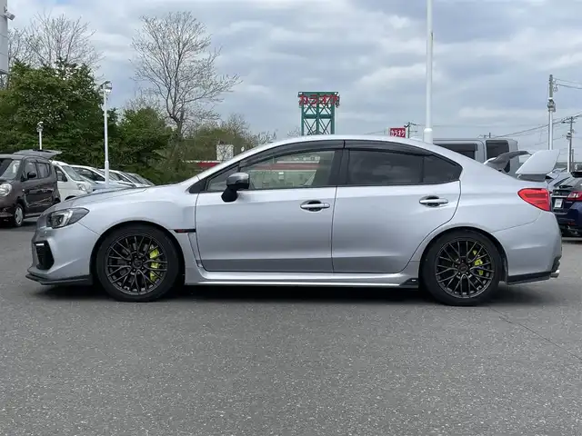 スバル ＷＲＸ ＳＴＩ STI 青森県 2018(平30)年 4万km アイスシルバーメタリック 社外ナビ/バックカメラ/フルセグTV/CD/DVD/BT/STIスタイルパッケージ/LEDヘッドライト/横滑り防止装置/ハーフレザー/イエローキャリパー/純正ＡＷ18インチ