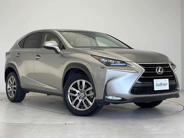 レクサス ＮＸ 200t Iパッケージ 愛知県 2015(平27)年 4.7万km ソニックチタニウム 純正７型SDナビ/三眼LEDヘッドライト/本革シート/クルーズコントロール/フルセグ/CD/DVD/Bluetooth/バックカメラ/純正アルミホイール/パワーシート/パドルシフト/ステアリングヒーター/ドライブレコーダー/ETC/ステアリングスイッチ/スマートキー/プッシュスタート