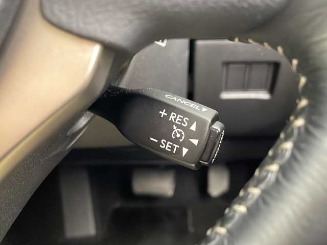 レクサス ＮＸ 200t Iパッケージ 愛知県 2015(平27)年 4.7万km ソニックチタニウム 純正７型SDナビ/三眼LEDヘッドライト/本革シート/クルーズコントロール/フルセグ/CD/DVD/Bluetooth/バックカメラ/純正アルミホイール/パワーシート/パドルシフト/ステアリングヒーター/ドライブレコーダー/ETC/ステアリングスイッチ/スマートキー/プッシュスタート