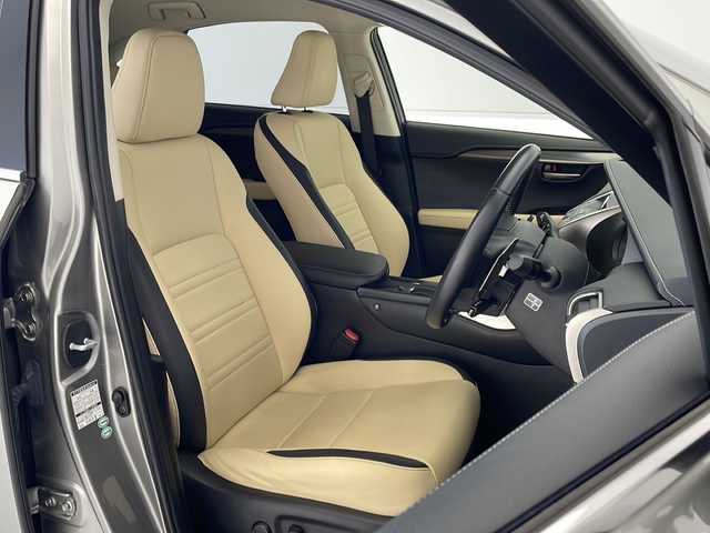 レクサス ＮＸ 200t Iパッケージ 愛知県 2015(平27)年 4.7万km ソニックチタニウム 純正７型SDナビ/三眼LEDヘッドライト/本革シート/クルーズコントロール/フルセグ/CD/DVD/Bluetooth/バックカメラ/純正アルミホイール/パワーシート/パドルシフト/ステアリングヒーター/ドライブレコーダー/ETC/ステアリングスイッチ/スマートキー/プッシュスタート