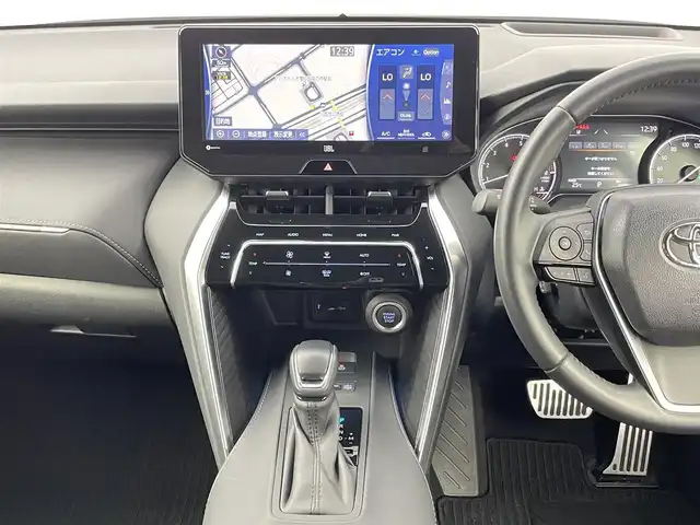 トヨタ ハリアー Z 千葉県 2021(令3)年 2.9万km ブラック トヨタセーフティセンス/・プリクラッシュセーフティ/・レーントレーシングアシスト/・ブラインドスポットモニター/・クリアランスソナー/・ロードサインアシスト/・アダプティブクルーズコントロール/コネクティッドナビ付12.3インチディスプレイオーディオ/・Bluetooth/・Miracast/・AUX/・USB/・フルセグTV/JBLサウンドシステム/アラウンドビューモニター/LEDオートライト/D席パワーシート/純正19インチアルミホイール/パワーバックドア/デジタルインナーミラー/パーキングスイッチ/ブレーキホールド/革巻きステアリング/ステアリングスイッチ/純正フロアマット/スマートキー/プッシュスタート/ビルトインETC2.0