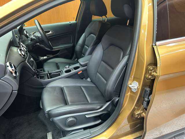 メルセデス・ベンツ ＧＬＡ２２０ 4マチック 千葉県 2017(平29)年 3.8万km キャニオンベージュ レーダーセーフティＰＫＧ　/純正ナビ　/バックカメラ　/ＥＴＣ　/黒革シート　/シートヒーター　/パワーバックドア