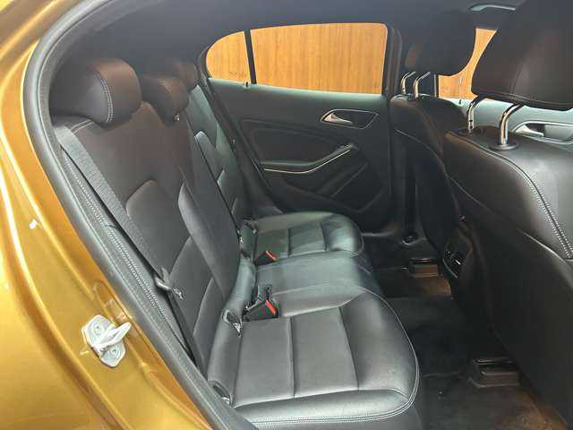 メルセデス・ベンツ ＧＬＡ２２０ 4マチック 千葉県 2017(平29)年 3.8万km キャニオンベージュ レーダーセーフティＰＫＧ　/純正ナビ　/バックカメラ　/ＥＴＣ　/黒革シート　/シートヒーター　/パワーバックドア