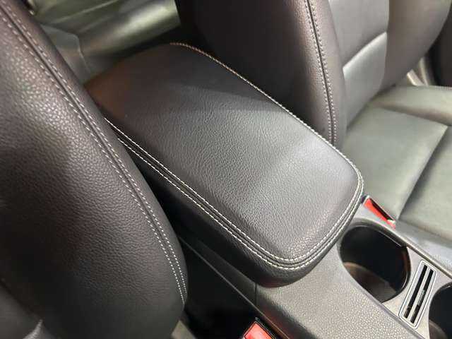 メルセデス・ベンツ ＧＬＡ２２０ 4マチック 千葉県 2017(平29)年 3.8万km キャニオンベージュ レーダーセーフティＰＫＧ　/純正ナビ　/バックカメラ　/ＥＴＣ　/黒革シート　/シートヒーター　/パワーバックドア
