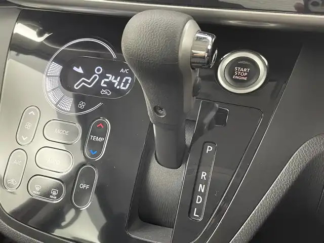 日産 デイズ ルークス 富山県 2017(平29)年 2.5万km スパークリングレッド/ブラック 純正ナビ（AM/FM/CD/DVD/SD/AUX/USB/BT）/フルセグTV/アラウンドビューモニター/両側パワースライドドア/衝突軽減ブレーキ/オートマチックハイビーム/ETC/ドライブレコーダー前方/LEDヘッドライト/純正14インチAW/プッシュスタート/アイドリングストップ/保証書/純正フロアマット