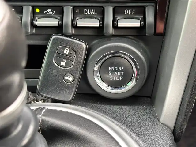 トヨタ ８６ GT 宮城県 2017(平29)年 5.1万km アズライトブルー モデリスタフロントスポイラー/モデリスタサイドスカート/モデリスタトランクスポイラー/社外マフラー純正マフラー車載有/momoステアリング純正ステアリング車載有/純正ナビ（NSZT-W66T）/・CD/DVD/・Bluetooth/・フルセグTV/バックカメラ/ETC/LEDヘッドランプ/フォグランプ/オートライト/スマートキー＆プッシュスタート/電動格納ミラー/純正17インチAW/純正フロアマット