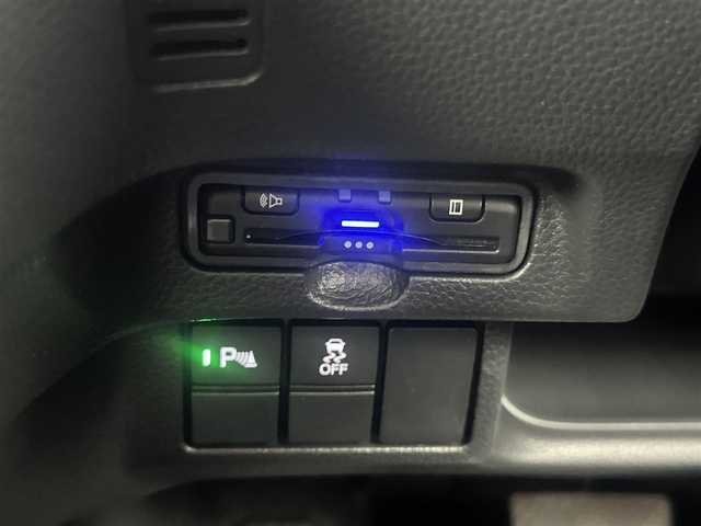 ホンダ Ｎ ＢＯＸ カスタム L ターボ 愛知県 2022(令4)年 2.5万km クリスタルブラックパール ・純正9インチ/・Bluetooth/・バックカメラ/・フルセグTV/・ホンダセンシング/・衝突被害軽減システム/・横滑り防止装置/・コーナーセンサー/・クルーズコントロール/・レーンキープアシスト/・オートライト/・LEDヘッドライト/・LEDフォグランプ/・両側パワースライドドア/・シートヒーター/・純正AW/・プッシュスタート/・スマートキー/・スペアキー/・ETC/・ドライブレコーダー
