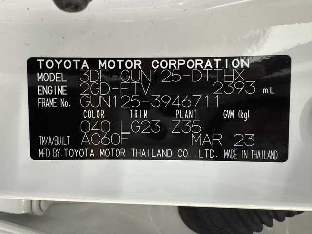 トヨタ ハイラックス Z GRスポーツ 三重県 2023(令5)年 2.3万km スーパーホワイトⅡ 2.4Lディーゼルターボ/パートタイム4WD（H2/H4/L4）/MTモード付フロア6AT/純正 8インチディスプレイオーディオ＆ナビ/（AM/FM/USB/iPod/Bluetooth/Miracast/CarPlay/AndroidAuto）/パノラミックビューモニター/【ディーラーOP】スポーツバー/【ディーラーOP】ベッドライナー（カバー無）/ドライブレコーダー 前後（デジタルミラー内蔵型）/ETC/Toyota Safety Sense/・プリクラッシュセーフティ［PCS］/・レーンディパーチャーアラート［LDA］/・レーダークルコン（ブレーキ制御付）/・ロードサインアシスト［RSA］/・クリアランスソナー＆バックソナー/・ダウンヒルアシストコントロール［DAC］制御/・アクティブトラクションコントロール/など/装備/・【後付】デジタルインナーミラー（前後ドラレコ機能搭載）/・ハーフレザーシート/・運転席パワーシート（8way）/・コンライト（ライト自動点灯・消灯システム）/・前後フォグランプ/・左右独立オートエアコン/・リヤデフロック/・プッシュスタート/・排ガス浄化スイッチ/・パドルシフト/・GRスポーツ専用18inAW/・スマートキー（GRスポーツ専用加飾）/など