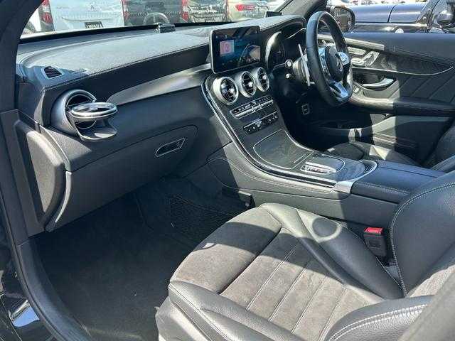 メルセデス・ベンツ ＧＬＣ２２０ d 4マチック クーペ AMGライン 埼玉県 2020(令2)年 5.3万km オブシディアンブラック サンルーフ/黒ハーフレザーシート/純正HDDナビ/（Bluetooth/USB/フルセグ）/全方位カメラ/ブルメスターサウンド/オートテールゲート/アダプティブクルーズコントロール/ＢＳＭ/純正１９インチアルミホイール/ETC