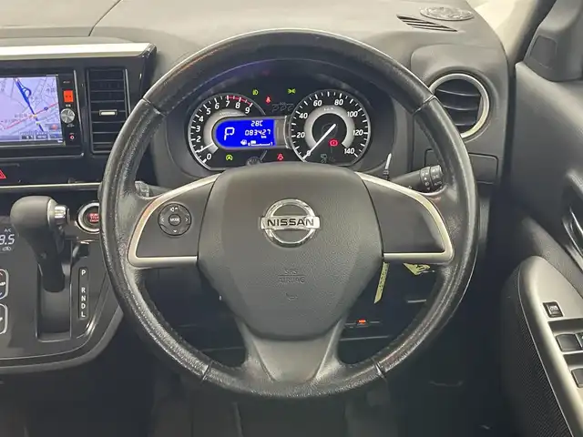 日産 デイズ ルークス ハイウェイスターX Gパッケージ 愛知県 2014(平26)年 8.4万km ブラック 純正ナビ　フルセグＴＶ　Ｂｌｕｅｔｏｏｔｈ　ＤＶＤ　アラウンドビューモニター　両側電動スライドドア　ＥＴＣ　純正後席モニター　オートライト　ＬＥＤヘッドライト　フォグランプ　プッシュスタート　禁煙車