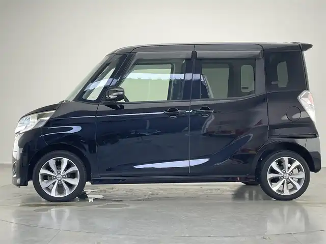 日産 デイズ ルークス ハイウェイスターX Gパッケージ 愛知県 2014(平26)年 8.4万km ブラック 純正ナビ　フルセグＴＶ　Ｂｌｕｅｔｏｏｔｈ　ＤＶＤ　アラウンドビューモニター　両側電動スライドドア　ＥＴＣ　純正後席モニター　オートライト　ＬＥＤヘッドライト　フォグランプ　プッシュスタート　禁煙車