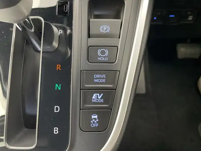 トヨタ ノア ハイブリッド S－Z 愛知県 2023(令5)年 1.9万km ホワイトパールクリスタルシャイン 純正8型ディスプレイオーディオ/・Bluetooth/・AppleCarPlay/バックカメラ/両側パワースライドドア/シートヒーター/レーダークルーズコントロール　/衝突軽減ブレーキ/レーンキープアシスト/オートマチックハイビーム/前後コーナーセンサー/ハーフレザーシート/純正17インチアルミホイール/ビルトインＥＴＣ２．０　/LEDヘッドライト/スマートキー