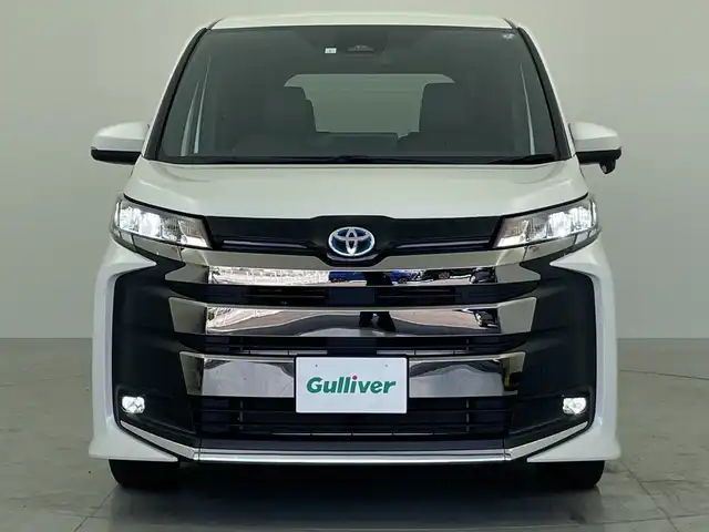 トヨタ ノア ハイブリッド S－Z 愛知県 2023(令5)年 1.9万km ホワイトパールクリスタルシャイン 純正8型ディスプレイオーディオ/・Bluetooth/・AppleCarPlay/バックカメラ/両側パワースライドドア/シートヒーター/レーダークルーズコントロール　/衝突軽減ブレーキ/レーンキープアシスト/オートマチックハイビーム/前後コーナーセンサー/ハーフレザーシート/純正17インチアルミホイール/ビルトインＥＴＣ２．０　/LEDヘッドライト/スマートキー