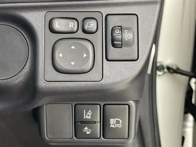 トヨタ アクア クロスオーバー 茨城県 2018(平30)年 1.5万km ホワイトパールクリスタルシャイン 純正ナビ/フルセグ/衝突被害軽減ブレーキ/車線逸脱抑制装置/オートマチックハイビーム/クリアランスソナー/ETC/純正16インチAW/オールシーズンタイヤ