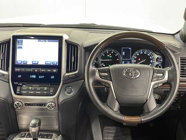 トヨタ ランドクルーザー ZX 道央・札幌 2019(令1)年 2.6万km ホワイトパールクリスタルシャイン /４WD//サンルーフ//純正メーカーオプションナビゲーション//Bluetooth　フルセグ　SD　AM　FM　USB　AUX//全方位カメラ//モデリスタエアロ//トヨタセーフティセンス//追従クルーズコントロール//コーナーセンサー//センターデフロック//ダウンヒルアシストコントロール//ECT2nd//ブラインドスポットモニター//レザーシート//運転席シートメモリー//前席パワーシート//前席シートベンチレーション//前席＋2列目シートヒーター//前席エアーシート//MTモード//パワーバックドア//電動格納シート//ETC2.0//革巻きステアリング//ステアリングヒーター//前後ドライブレコーダー//自動防眩ミラー//SOSコール//スマートキー//スペアキー//プッシュスタート//純正エンジンスターター//LEDヘッドライト//オートライト//オートマチックハイビーム//ルーフレール//純正アルミホイル//ドアバイザー