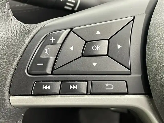 日産 セレナ ハイウェイスター V 千葉県 2022(令4)年 4.6万km ダイヤモンドブラック 全方位運転支援システム/インテリジェント エマージェンシーブレーキ/標識検知機能/踏み間違い衝突防止アシスト/車線逸脱防止支援システム/車線逸脱警報/後側方衝突防止支援システム/後側方車両検知警報/後退時車両検知警報/前方衝突予測警報/純正7インチメモリーナビ/フルセグTV/Bluetooth接続/フルセグTV/CD/DVD再生/全方位カメラ/デジタルインナーミラー/ブラインドスポットモニター/プロパイロット/両側パワースライドドア/LEDヘッドライト