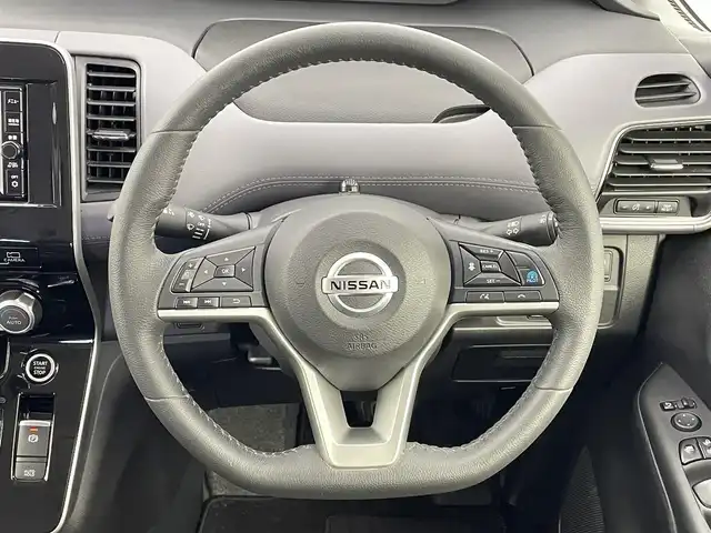日産 セレナ ハイウェイスター V 千葉県 2022(令4)年 4.6万km ダイヤモンドブラック 全方位運転支援システム/インテリジェント エマージェンシーブレーキ/標識検知機能/踏み間違い衝突防止アシスト/車線逸脱防止支援システム/車線逸脱警報/後側方衝突防止支援システム/後側方車両検知警報/後退時車両検知警報/前方衝突予測警報/純正7インチメモリーナビ/フルセグTV/Bluetooth接続/フルセグTV/CD/DVD再生/全方位カメラ/デジタルインナーミラー/ブラインドスポットモニター/プロパイロット/両側パワースライドドア/LEDヘッドライト