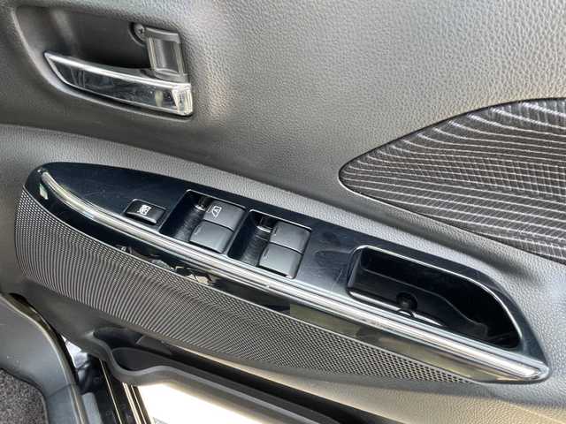 日産 デイズ ルークス ハイウェイスターX 愛知県 2017(平29)年 6.4万km ブラック 片側パワースライドドア /純正ナビ(CD/フルセグTV/Bluetooth) /全方位カメラ /アイドリングストップ /オートマチックハイビーム/衝突軽減ブレーキ /純正フロアマット /プッシュスタートボタン