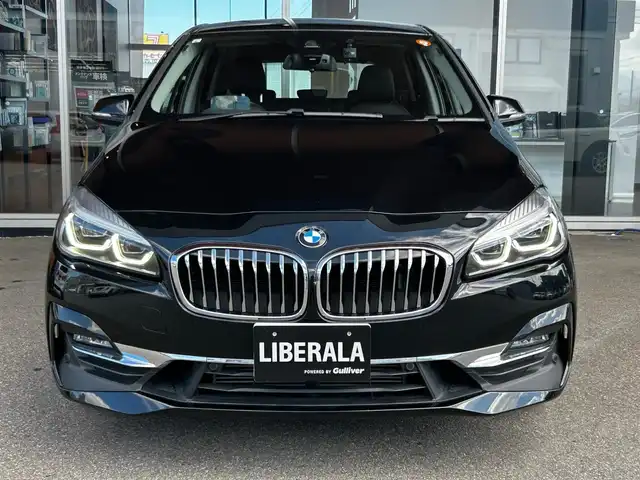 ＢＭＷ ２１８ｄ 富山県 2019(令1)年 4.3万km サファイアブラックP アドバンスドアクティブセーフティパッケージ/パーキングサポートパッケージ/コンフォートパッケージ/純正HDDナビ/AM/FMラジオ/Bluetooth接続/社外地上デジタルTV/USB接続/D/N席パワーシート（D席メモリ機能付き）/D/N席シートヒーター/ブラックレザーシート/前後PDC/ヘッドアップディスプレイ/アイドリングストップ/プッシュスタート/パワーバックドア